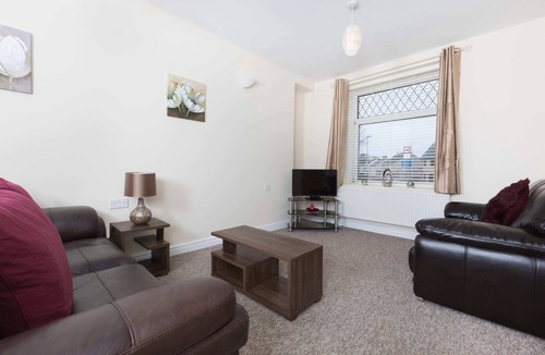 Loughor House | Castle Retreat - 3 Bed House