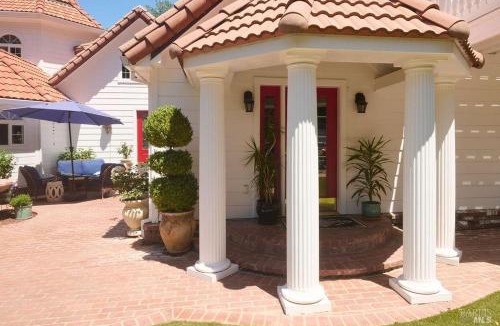 Redwood Valley House | Castle retreat get-away