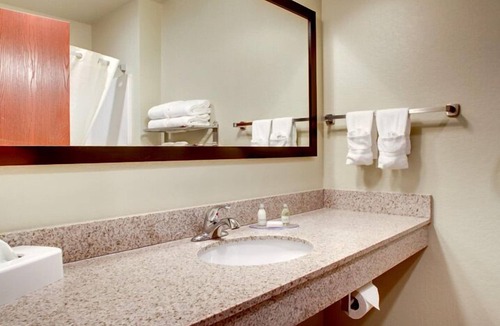 Quinter Hotel | Castle Rock Inn & Suites