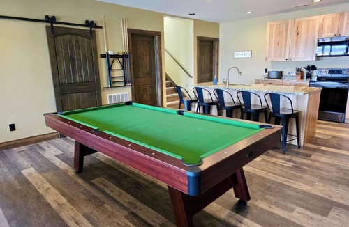 New Lisbon House | Castle Rock Lake Front | Pontoon | Private Beach | Billards Table
