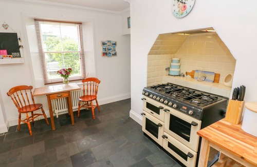 Kidwelly Cottage | Castle School House