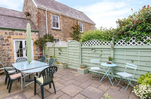 Kidwelly Cottage | Castle School House