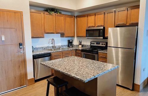 Grandville Apartment | Castle-Style Apt w/Parking