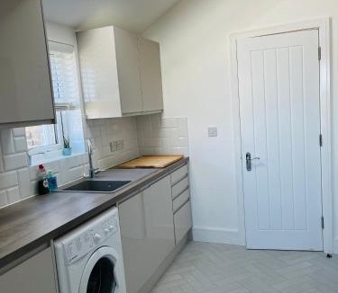 Rochester East Ward Apartment | Castle view Rochester