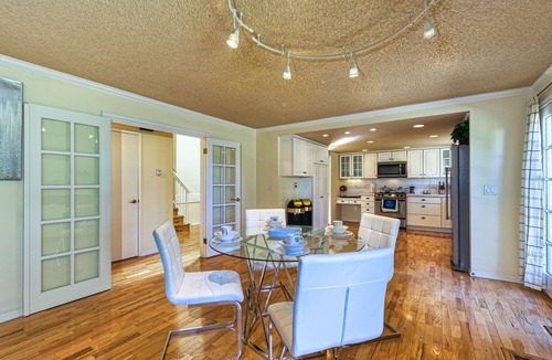 Cougar Mountain House | CASTLE VILLA: convenient n comfortable!