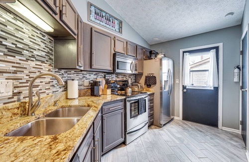 Hilliard House | Castlerea Casa Columbus Home w/Deck & Yard