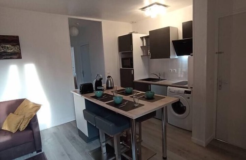 Saint-Amand-en-Puisaye Apartment | Castles, pottery, wine and hiking 2