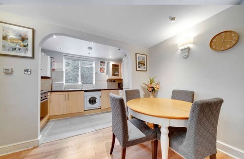 West Kensington Apartment | Castletown House Apartments