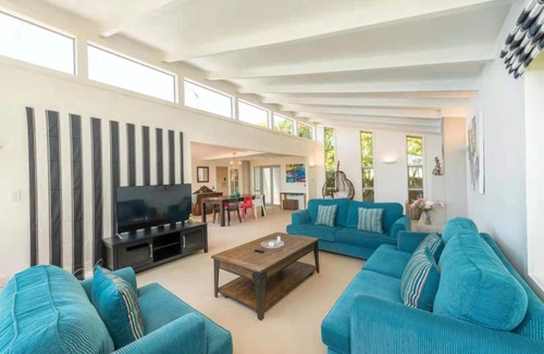 Castor Bay House | Castor bay holiday house