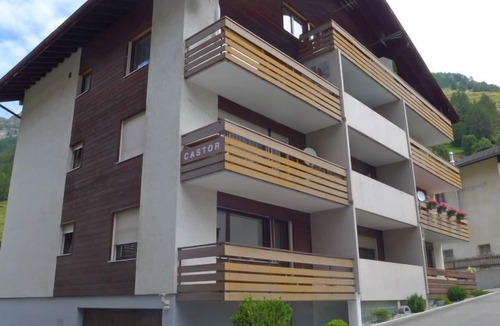 Taesch Apartment | Castor und Pollux by Interhome