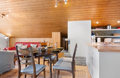 Taesch Apartment | Castor und Pollux by Interhome