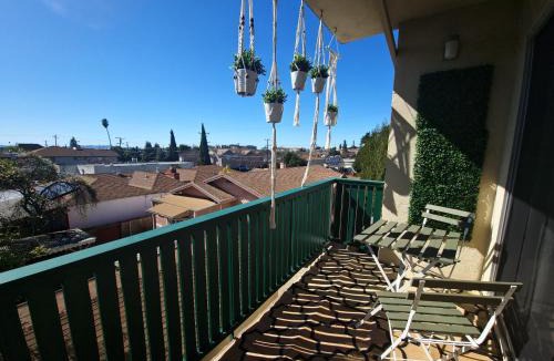 Old San Leandro House | Castro Place in Downtown San Leandro