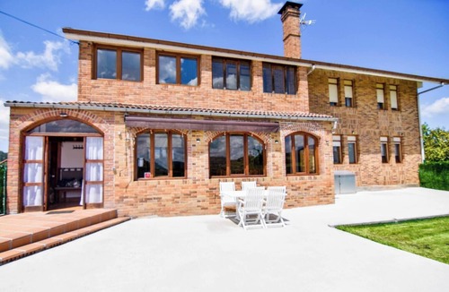 Hoznayo House | Castro Vizmaya, comfortable and spacious first floor, close to everything.