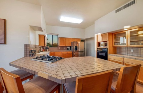 Catalina Foothills Estates House | Cat Foothills+Mountain Views/Garage/3 BR 2 BA