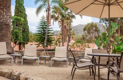 Avalon Hotel | Catalina Canyon Inn