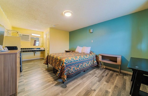 Bay Area Hotel | Catalina Motel