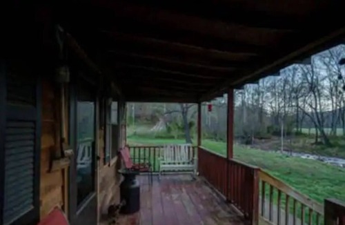 Alix House | Catalpa Cabin Rental