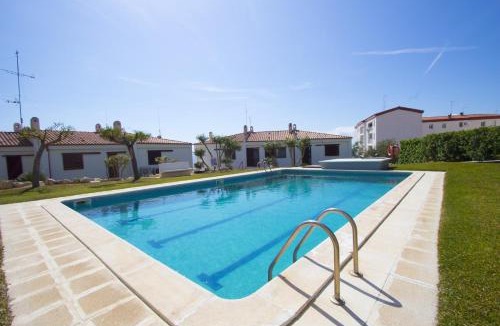 L'Ametlla de Mar Villa | Catalunya Casas Beachfront villa in Atmetlla de Mar