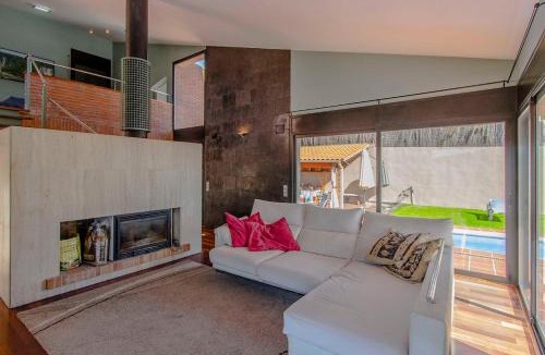 Caldes de Montbui Villa | Catalunya Casas Stunning modern villa and just half hour to Barcelona!