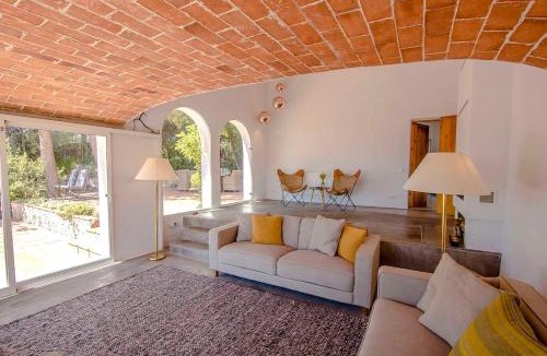 Palleja Villa | Catalunya Casas Majestic Villa and Views , 30km to Barcelona