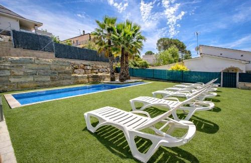 Sils Villa | Catalunya Casas Modern Marvel,15 min to Costa Brava beaches!