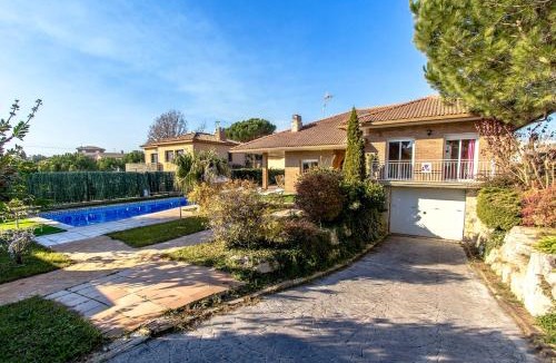 Sils Villa | Catalunya Casas Nature, beach and fun in Costa Brava!