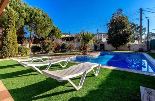 Sils Villa | Catalunya Casas Nature, beach and fun in Costa Brava!