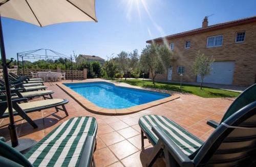 Sils Villa | Catalunya Casas Tranquil Costa Brava Retreat with private suite!