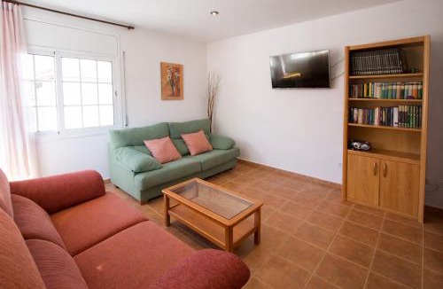 Sils Villa | Catalunya Casas Tranquil Costa Brava Retreat with private suite!