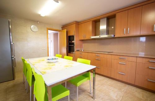 El Perello Villa | Catalunya Casas Tranquil Paradise, Private Pool and only 200 meters to beach!