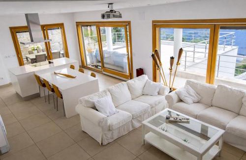 Sant Cebria de Vallalta Villa | Catalunya Casas Modern Magnificence , only a few km to the beach!