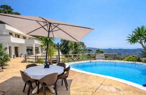 Sant Cebria de Vallalta Villa | Catalunya Casas Modern Magnificence , only a few km to the beach!