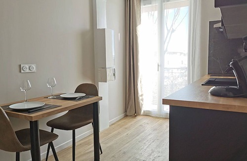 Moyen-Vernet Apartment | Catana T2 with bathtub