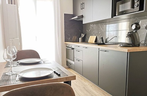 Moyen-Vernet Apartment | Catana T2 with bathtub