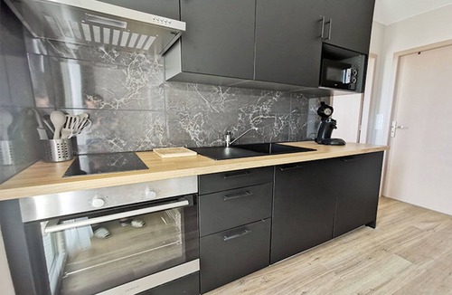 Moyen-Vernet Apartment | Catana T2 with bathtub