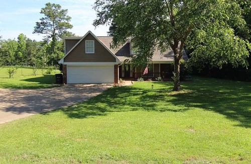 Fortson House | Cataula house: pool & games