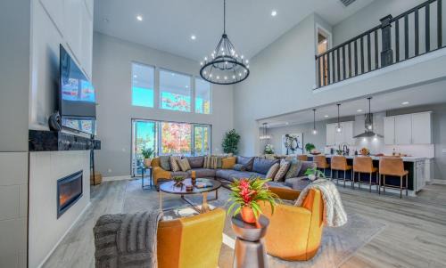 Black Mountain House | Catawba Falls Manor