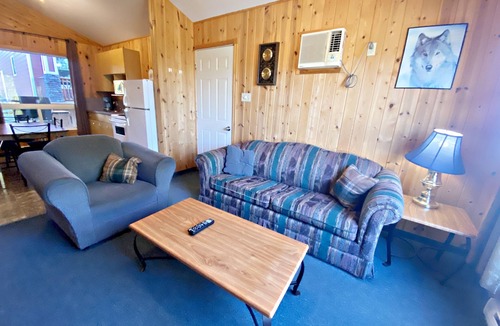Falcon Lake Cabin | Catch n' Relax: The Fisherman's Retreat!