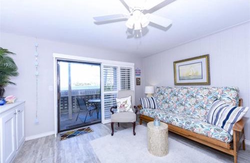 Harbor Oaks Apartment | Catch-N-Relax