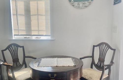 Freeport's Nautical Mile Villa | Catch n Relax Villa blue Inn