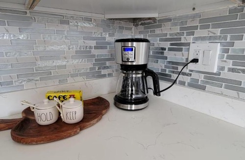 Freeport's Nautical Mile Villa | Catch n Relax Villa blue Inn