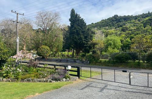 Tapu House | Catch & Relax