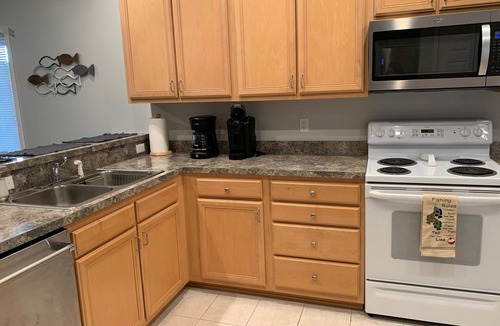 Huddleston Condo | CATCHING RAEs on Quiet Cove