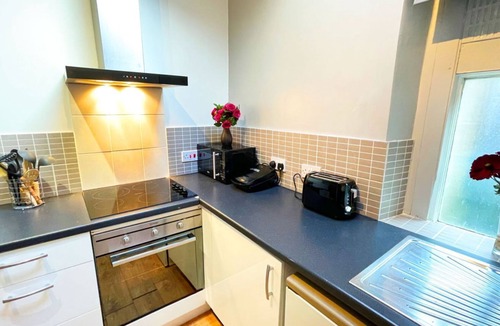 Gorebridge Apartment | Catcune Suite - Studio Flat