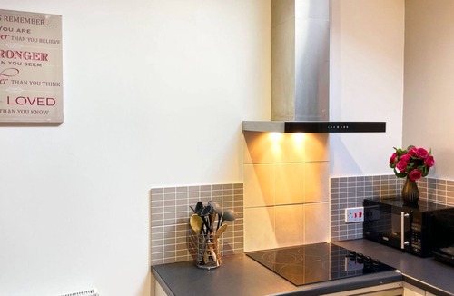 Gorebridge Apartment | Catcune Suite - Studio Flat