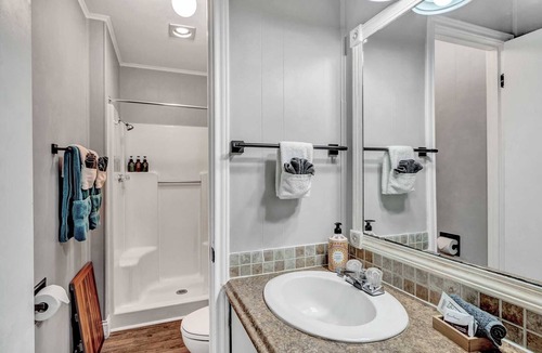 Quitman Hotel | Catfish Cabin Room 1