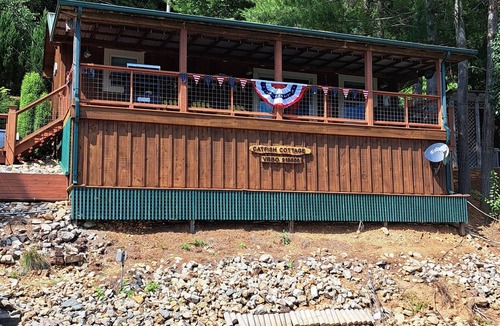 Butler Cottage | CATFISH COTTAGE-LAKE WATAUGA, TN -WATERFRONT-PRIVATE DOCK