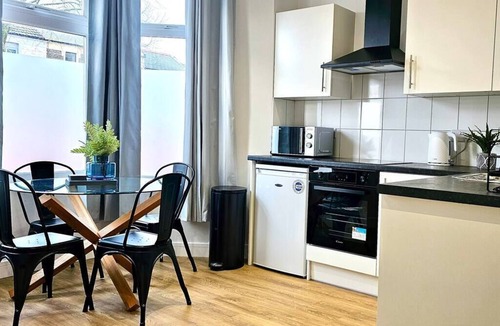 Cathays Apartment | Cathays Apartments No.2 by Switchback Stays