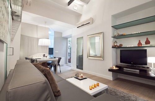 Gothic Quarter Apartment | Cathedral Apartment - One Bedroom Apartment, Sleeps 2