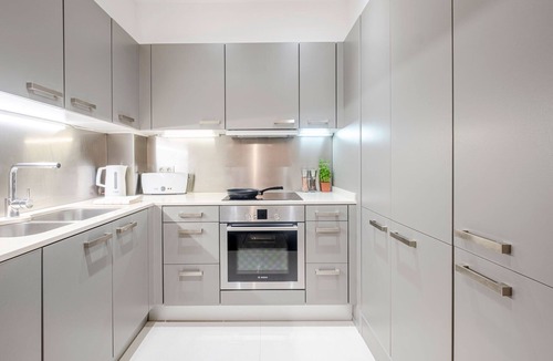Gothic Quarter Apartment | CATHEDRAL POOL BUILDING